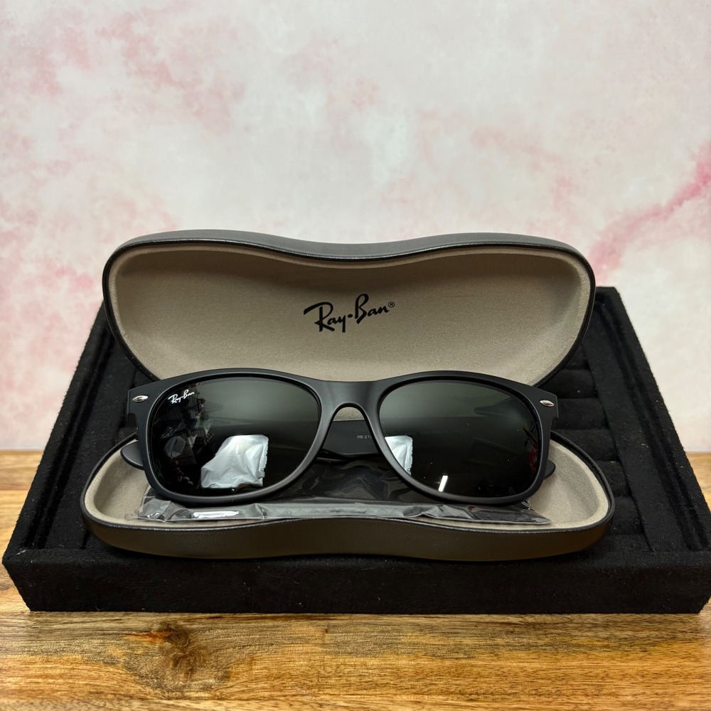 Ray-Ban New Wayfarer Classic Sunglasses (Model RB2132) Rubber Black/ Green Lens